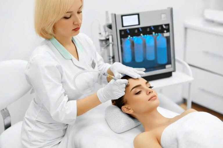 HydraFacial Guide 2026: Benefits, Cost, Side Effects & Professional Treatment Explained